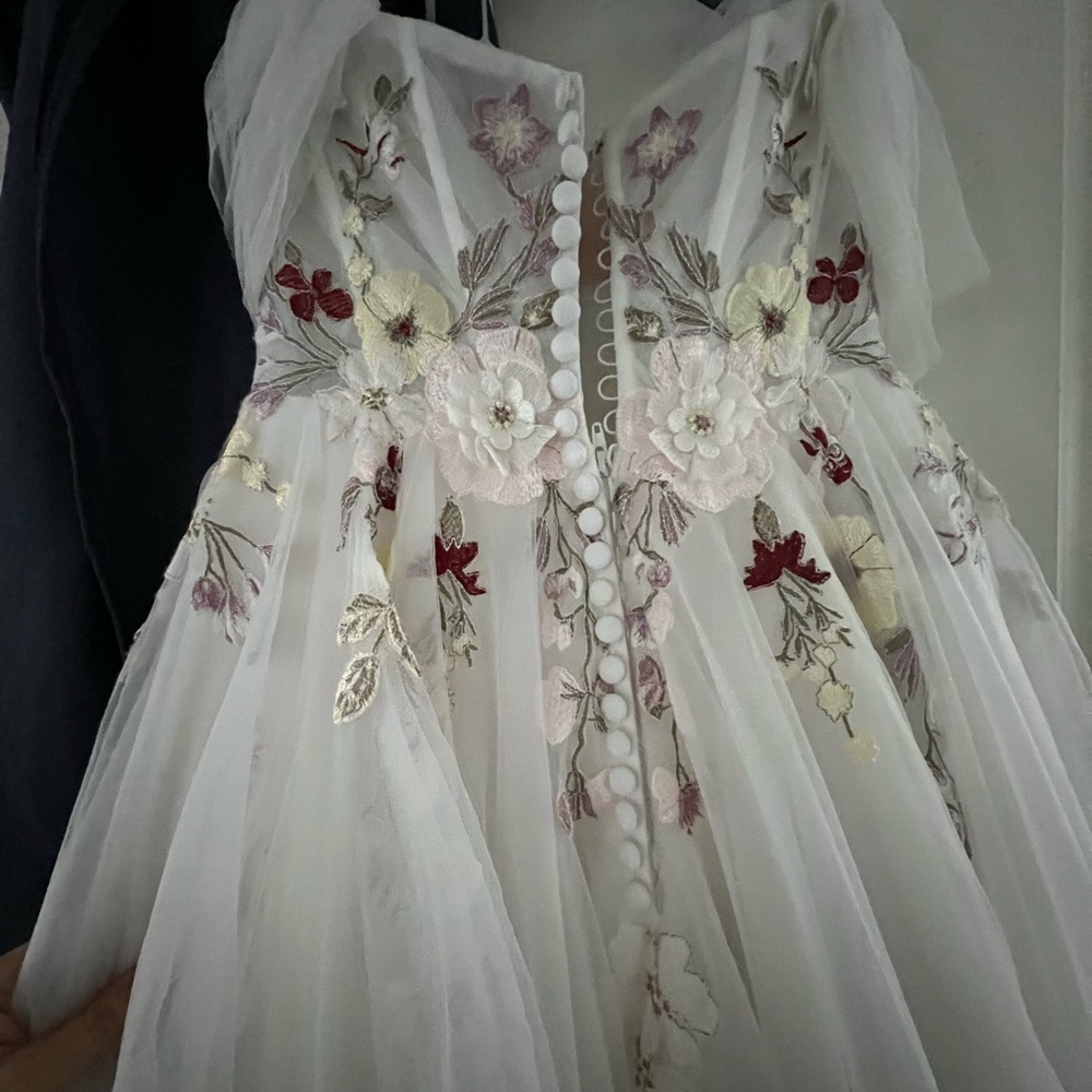PRIVATE LABEL WEDDING DRESS - Picture 6 of 9